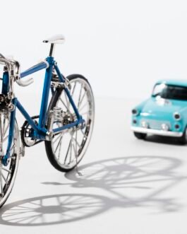 Classic Wheels Toy Set – Vintage Car & Bicycle Duo